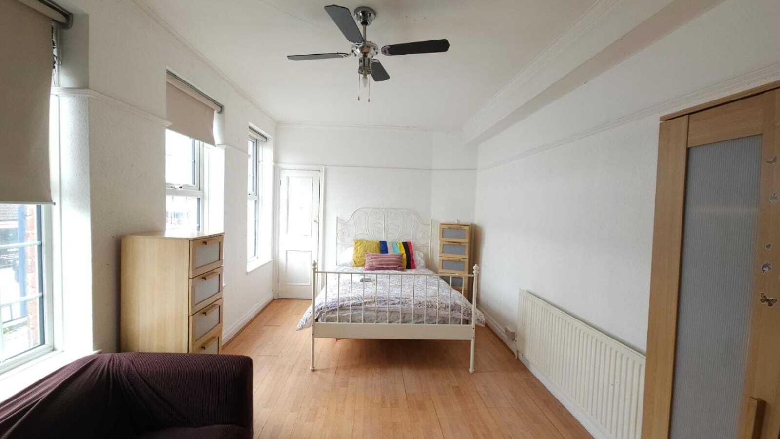 London Edgware Station Apartment 객실 사진