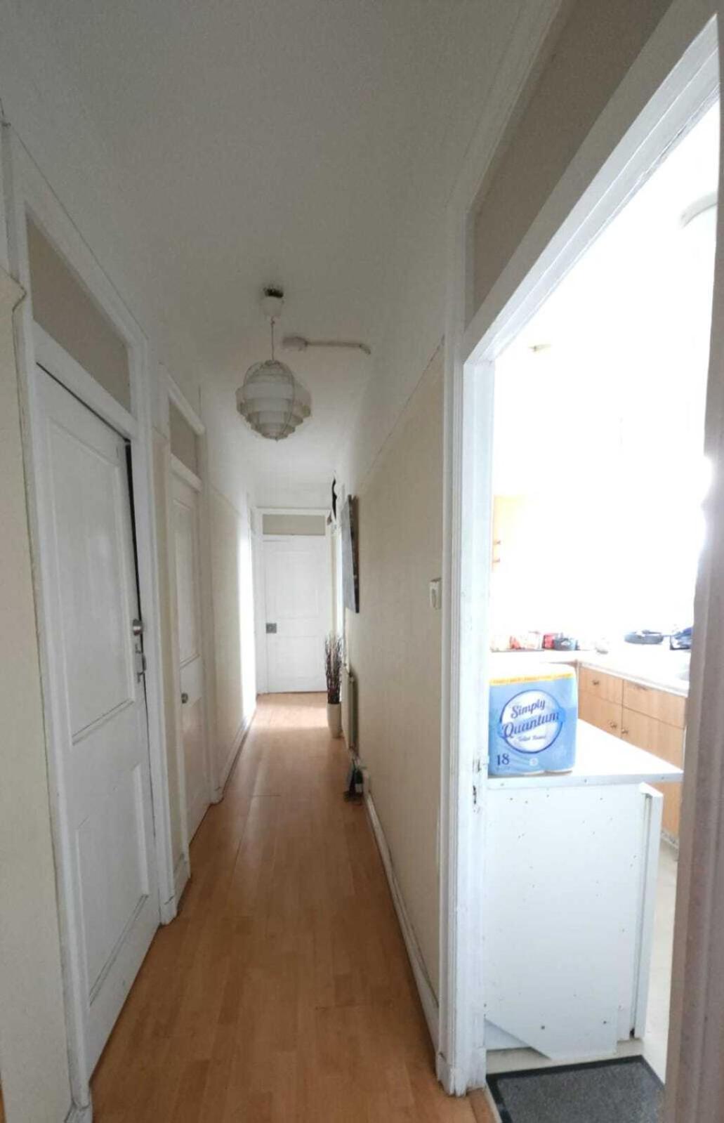 London Edgware Station Apartment 객실 사진