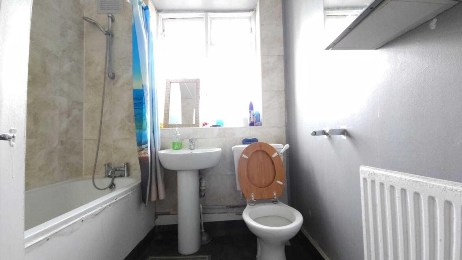 London Edgware Station Apartment 객실 사진