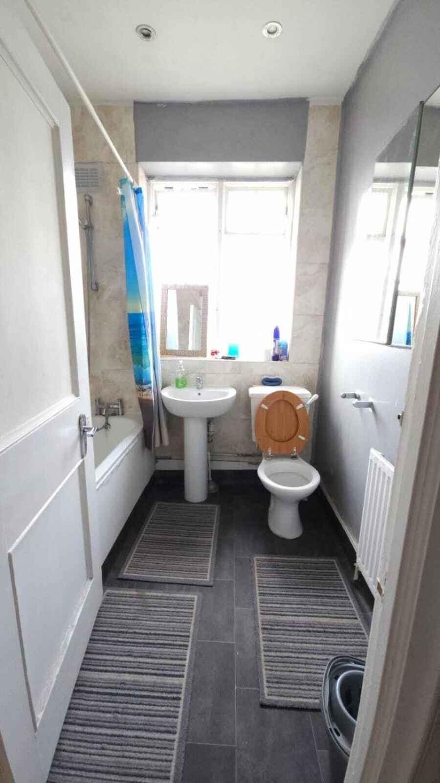 London Edgware Station Apartment 객실 사진