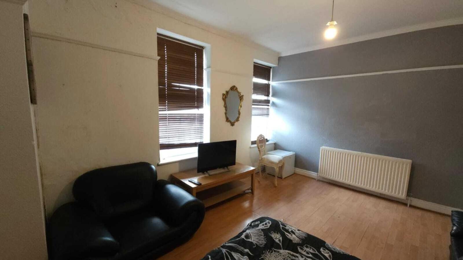 London Edgware Station Apartment 객실 사진