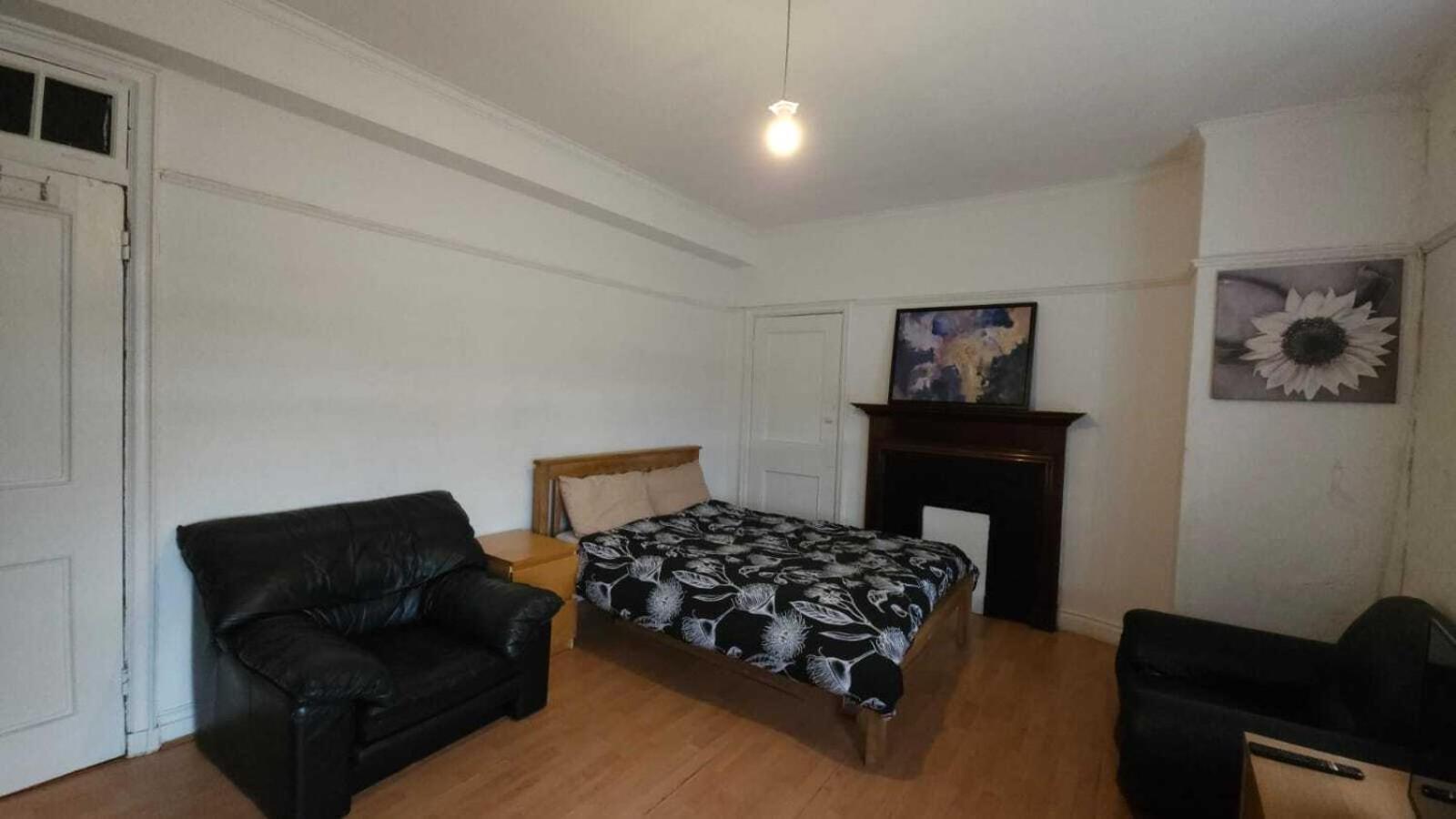 London Edgware Station Apartment 객실 사진