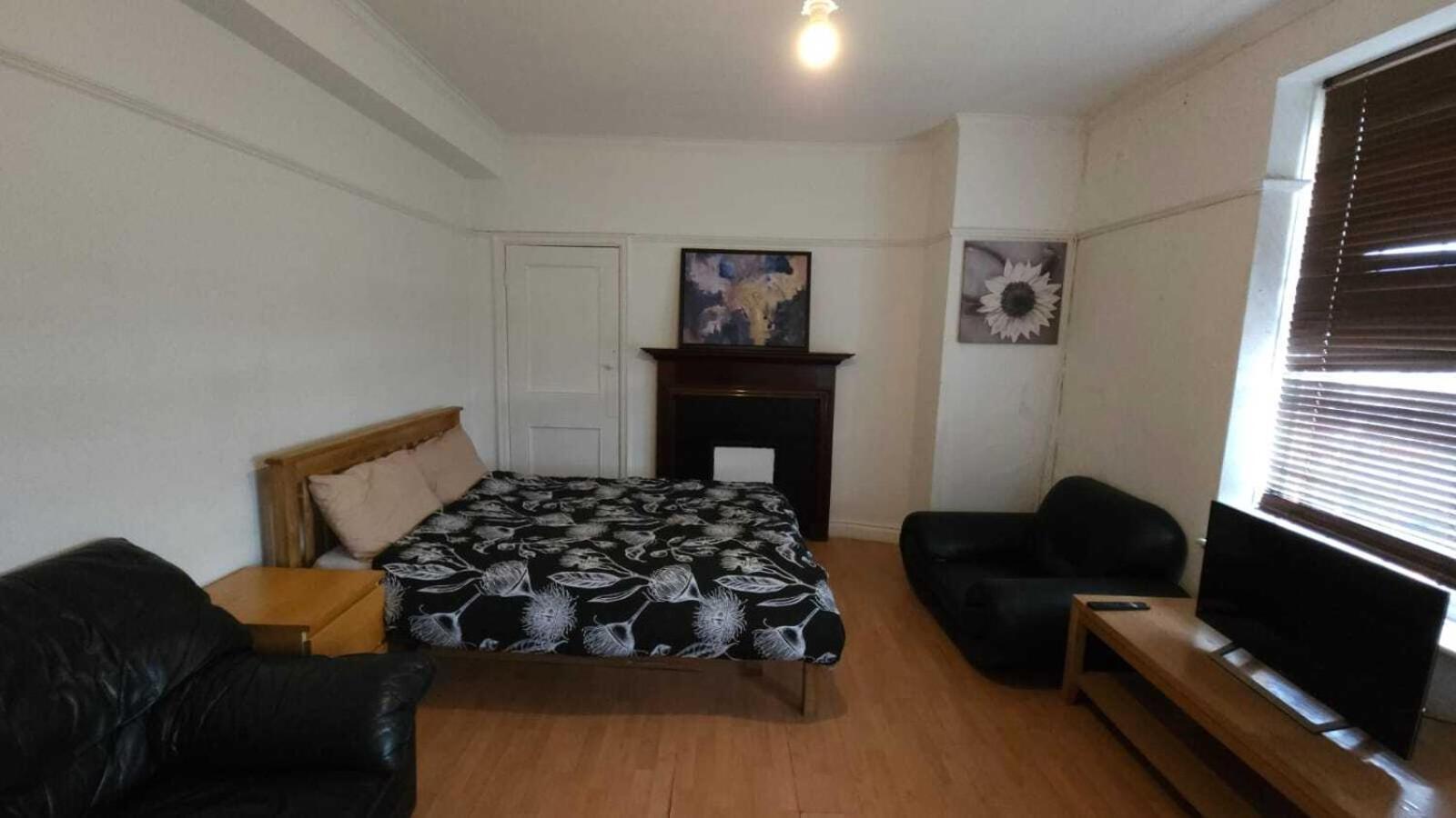 London Edgware Station Apartment 객실 사진