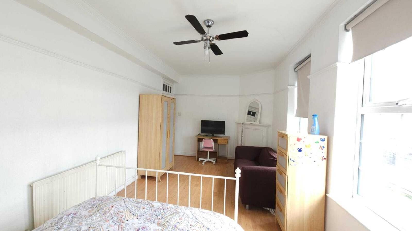 London Edgware Station Apartment 객실 사진