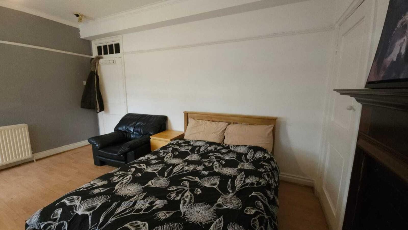 London Edgware Station Apartment 객실 사진
